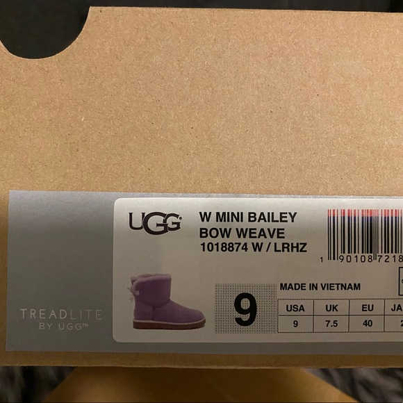 Ugg RARE lavender w/mini Bailey bow! Like new! - Picture 5 of 14